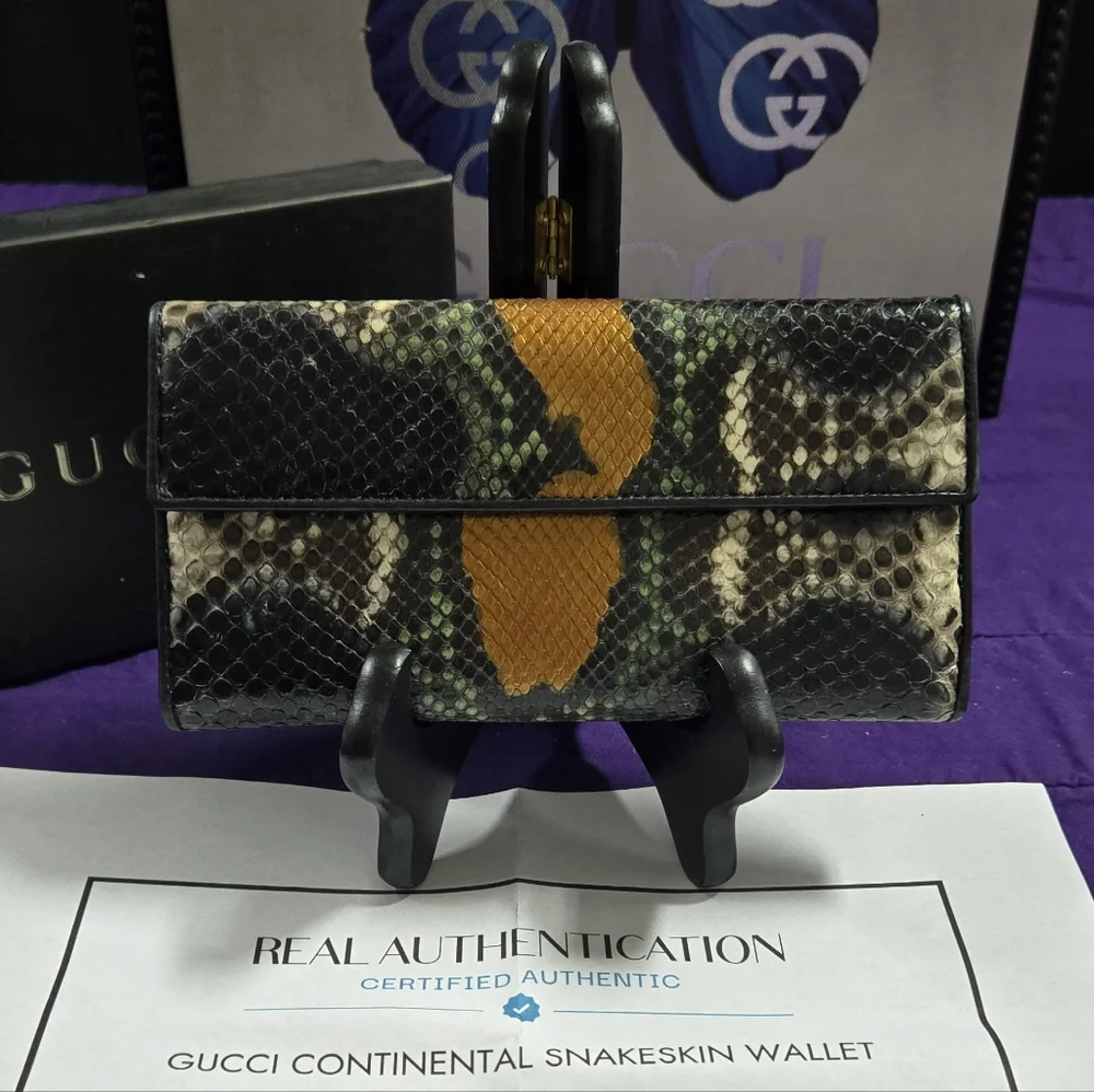 Gucci Python Continental Wallet With Tiger Head Closure With COA - Picture 2 of 16